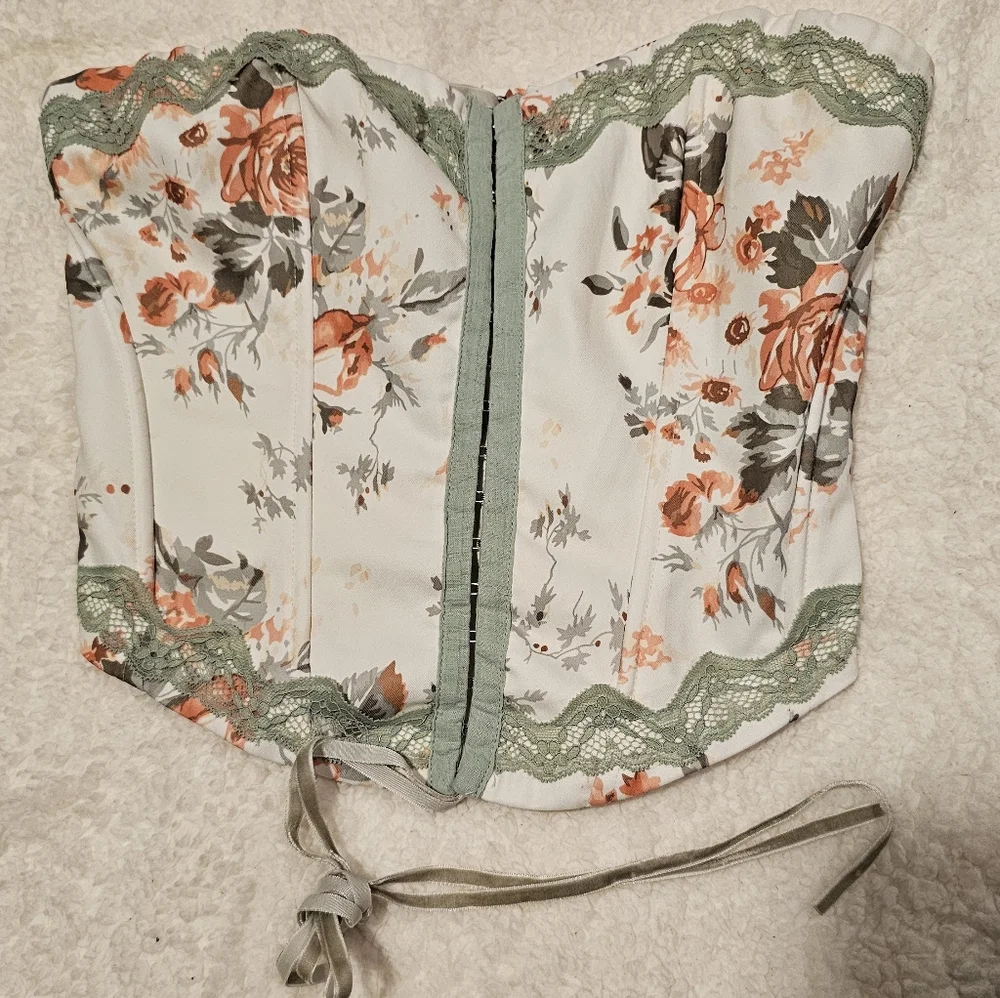Princess Polly Yamie Strapless Bustier Top - Picture 2 of 5